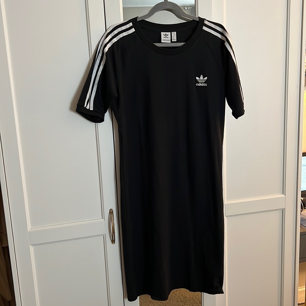 Adidas 3 stripe dress Size XL